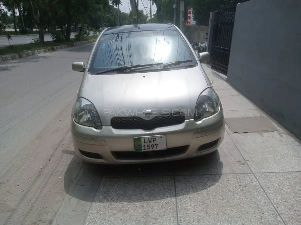 Toyota Vitz 2002 for Sale in Lahore Image-1