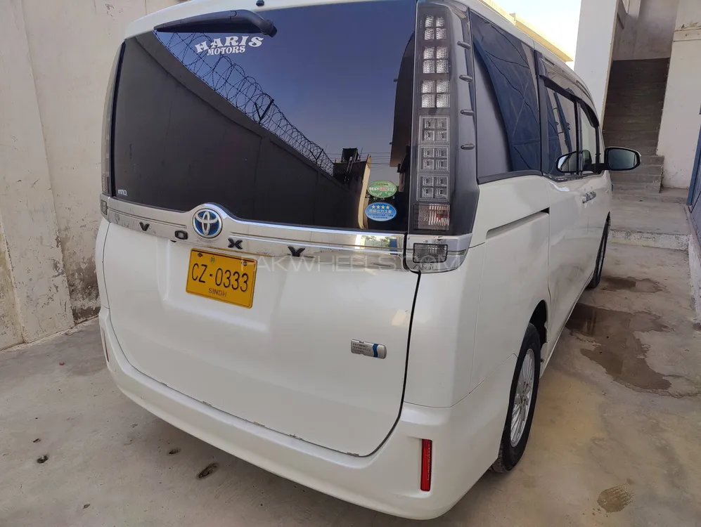 Toyota Voxy 2015 for sale in Karachi