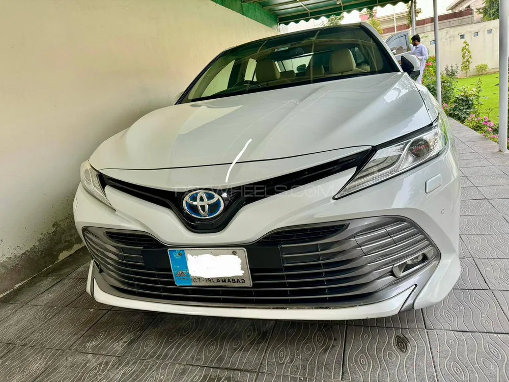 Toyota Camry 2018 for Sale in Mardan Image-1