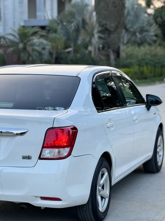 Toyota Corolla Axio 2014 for Sale in Islamabad Image-1