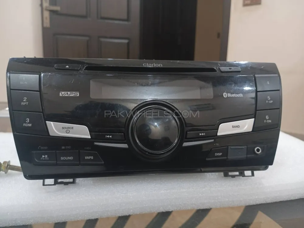 Toyota Corolla clarion radio /infotainment system with trim Image-1