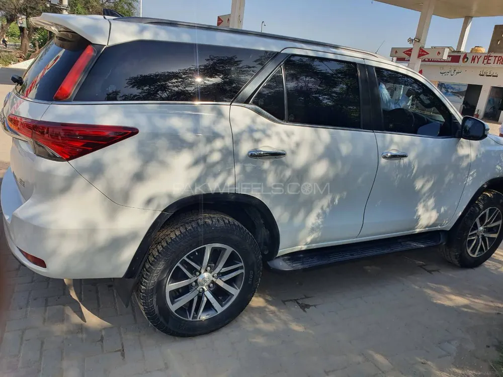 Toyota Fortuner 2017 for Sale in Sialkot Image-1