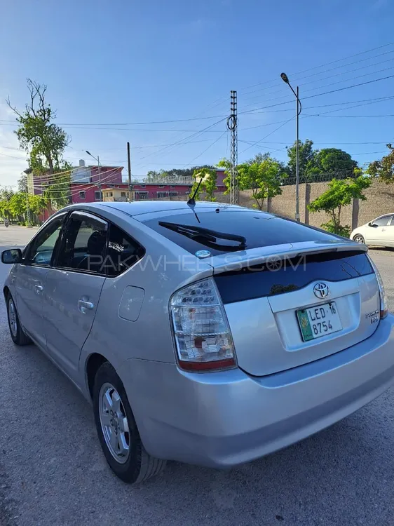 Toyota Prius 2010 for Sale in Peshawar Image-1