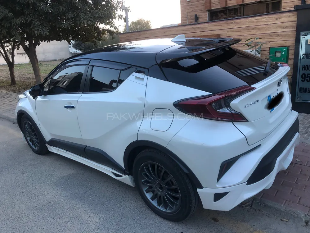 Toyota C-HR 2019 for Sale in Lahore Image-1