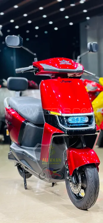 Lectrix Scooty 2025 for Sale Image-1