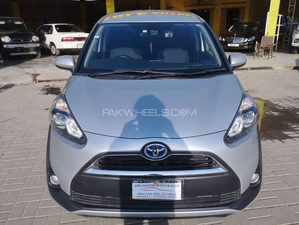 Toyota Sienta 2018 for Sale in Islamabad Image-1