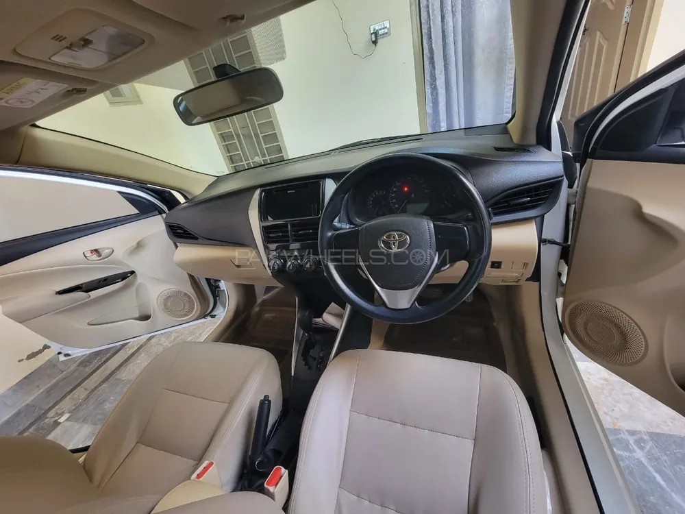 Toyota Yaris 2021 for Sale in Kot addu Image-1