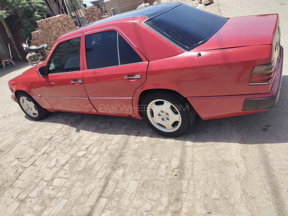 Mercedes Benz C Class 1988 for Sale in Lahore Image-1