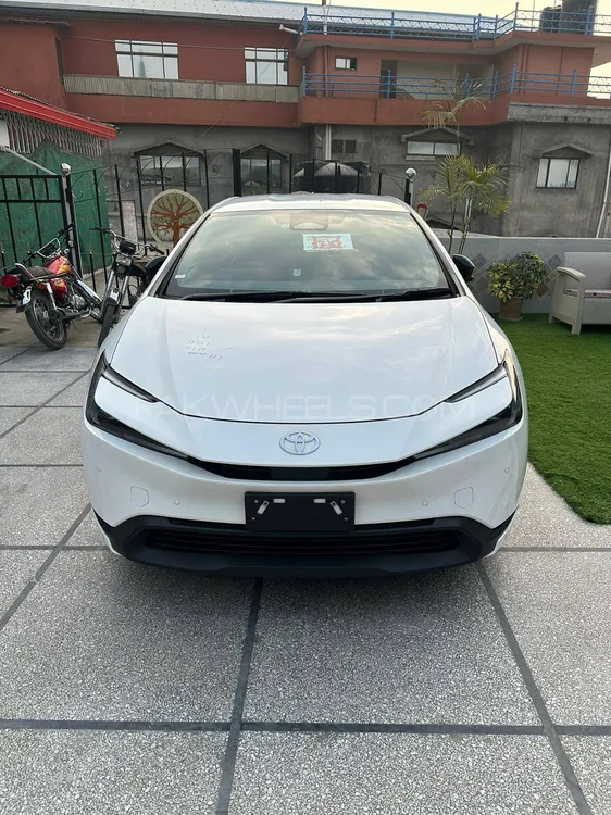Toyota Prius 2023 for Sale in Islamabad Image-1