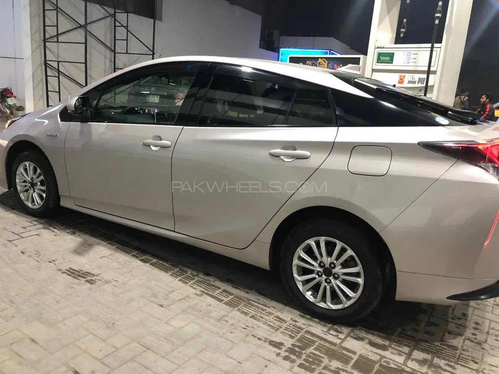 Toyota Prius 2016 for Sale in Gujranwala Image-1