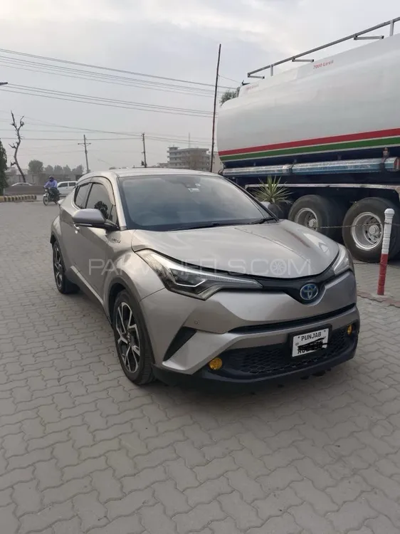 Toyota C-HR 2017 for Sale in Sialkot Image-1