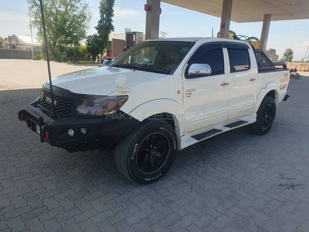 Toyota Hilux 2013 for Sale in Swabi Image-1