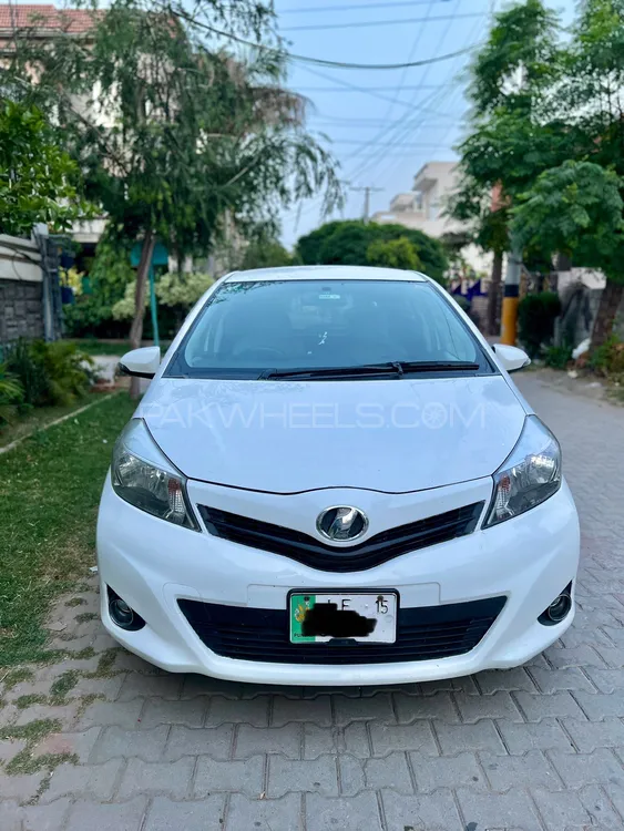 Toyota Vitz 2012 for Sale in Lala musa Image-1