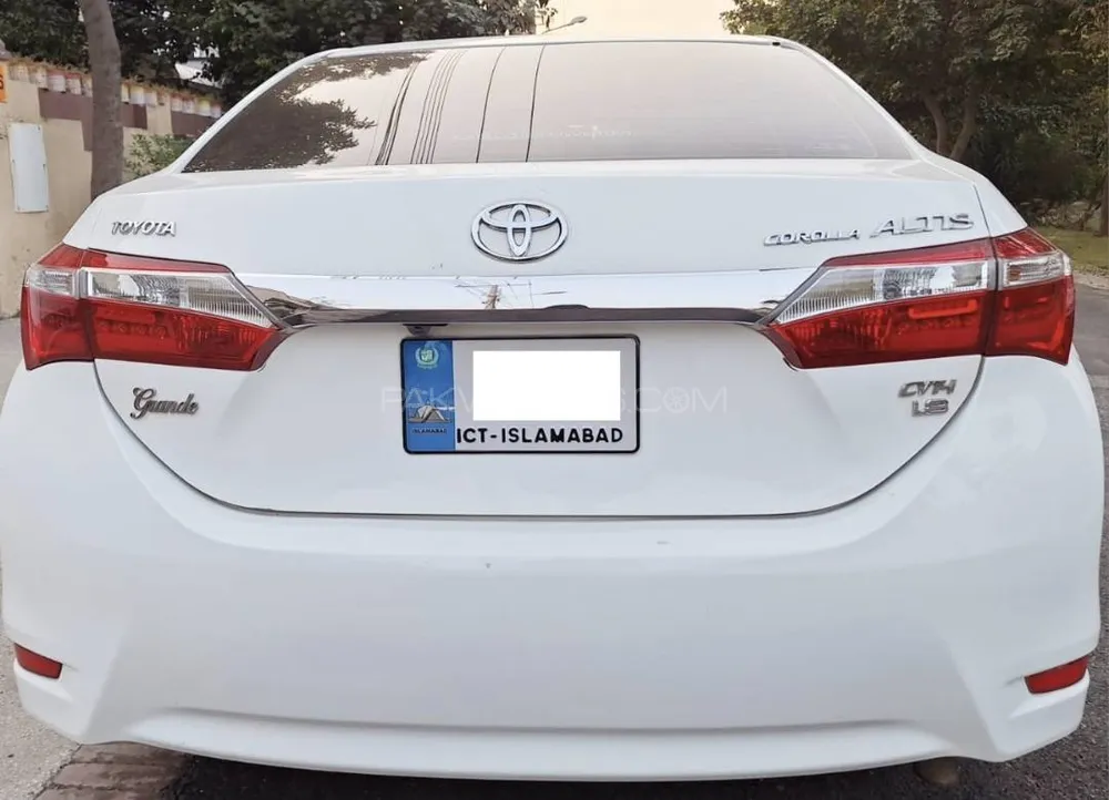 Toyota Corolla 2015 for Sale in Lahore Image-1