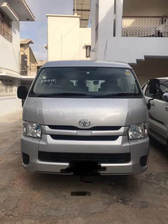 Toyota Hiace 2018 for Sale in Karachi Image-1