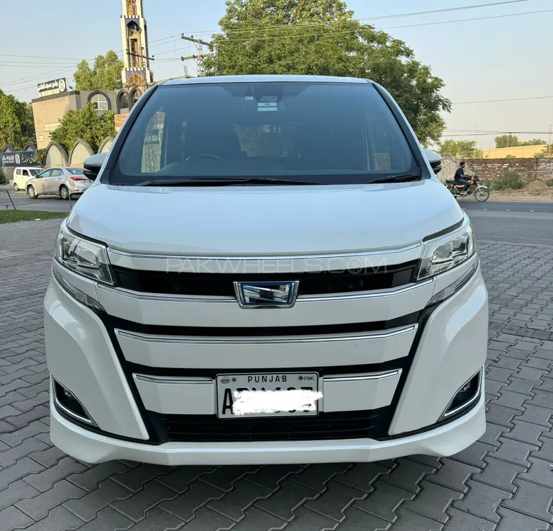 Toyota Noah 2017 for Sale in Lahore Image-1
