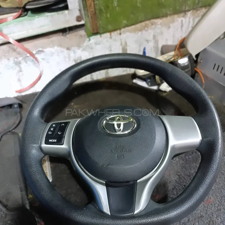 Toyota vitz multimedia steering wheel Image-1