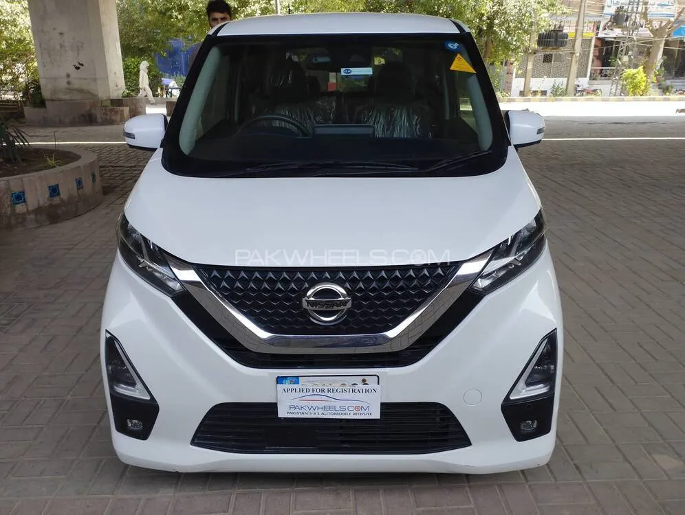 نسان ڈیز 2020 for Sale in پشاور Image-1