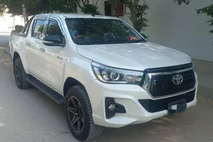 Toyota Hilux Revo G 2.8 2016 for Sale