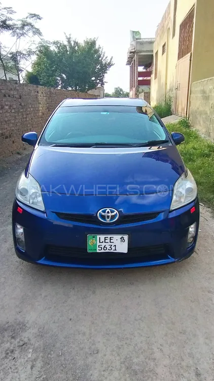 Toyota Prius 2011 for Sale in Abbottabad Image-1