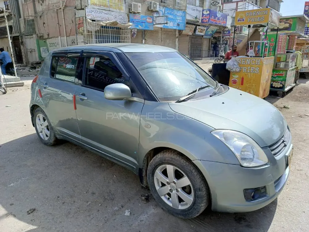 سوزوکی  سوئفٹ 2012 for Sale in کراچی Image-1