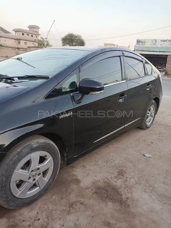 Toyota Prius 2010 for sale in Multan