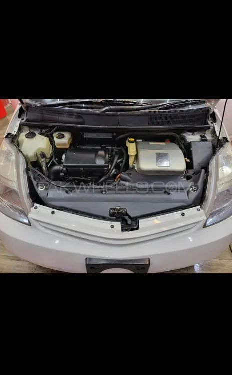 Toyota Prius 2011 for Sale in Islamabad Image-1