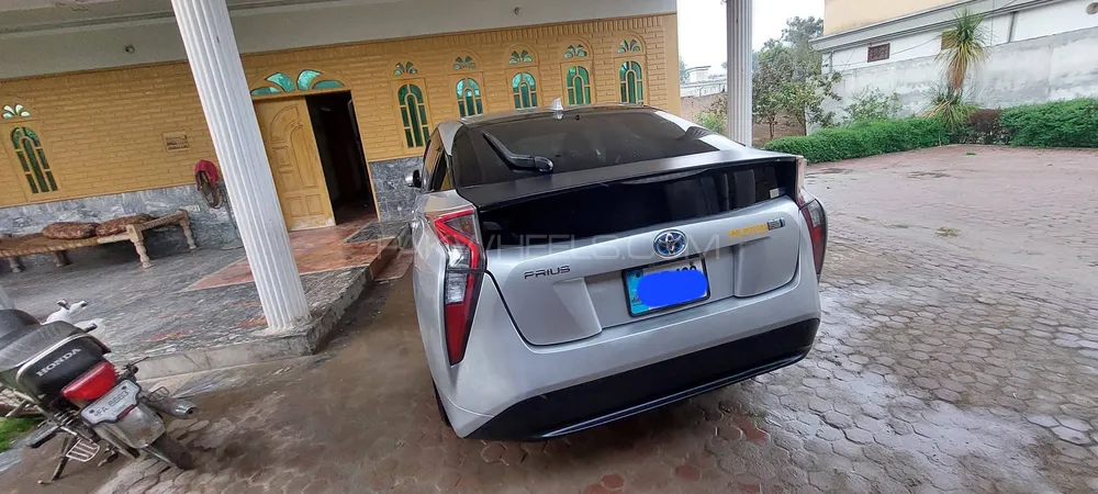 Toyota Prius 2016 for sale in Akora khattak