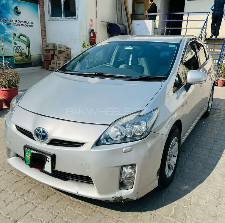 Toyota Prius 2011 for Sale in Arifwala Image-1