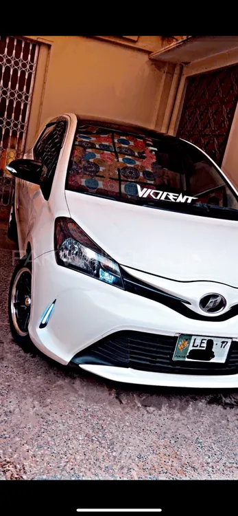 Toyota Vitz 2015 for sale in Sialkot