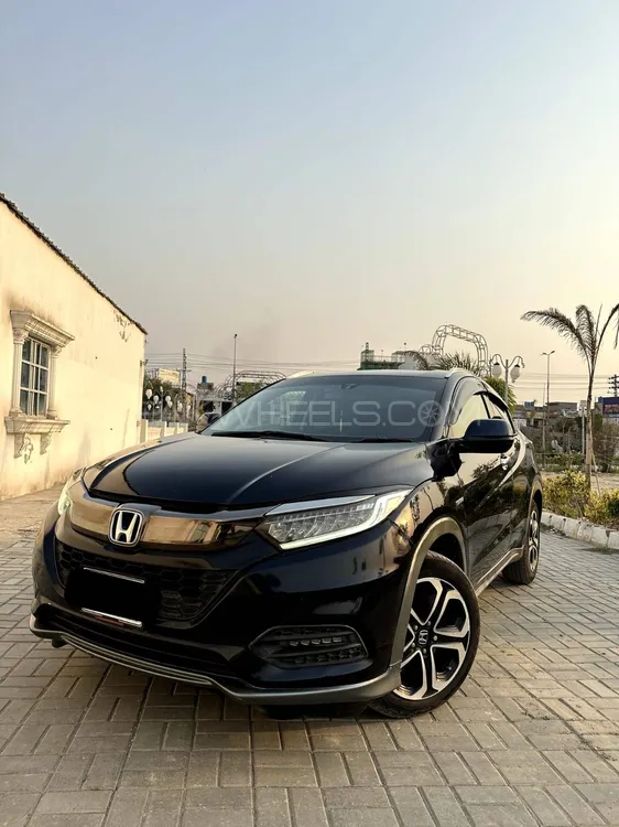 Honda Vezel 2017 for Sale in Lahore Image-1