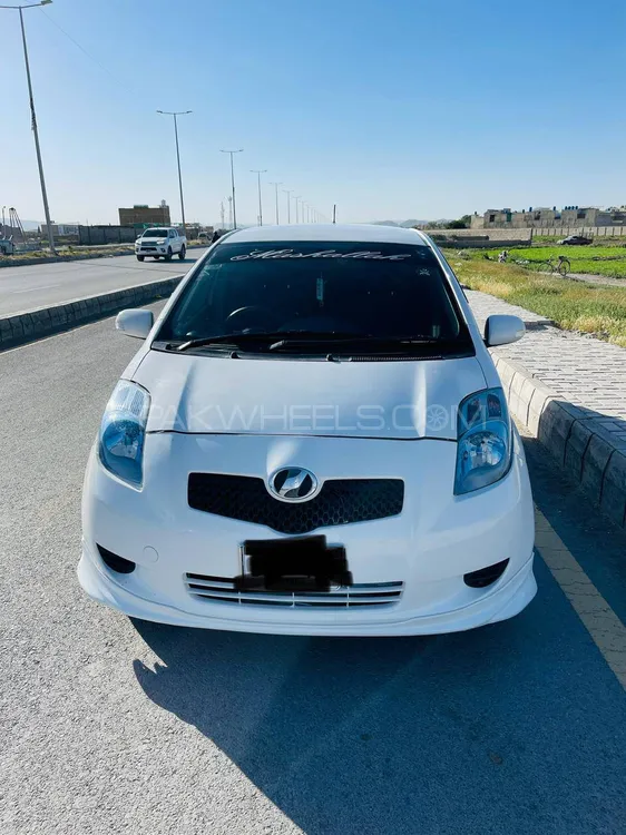 Toyota Vitz 2005 for Sale in Quetta Toyota Vitz 2005 for Sale in Quetta Image-1