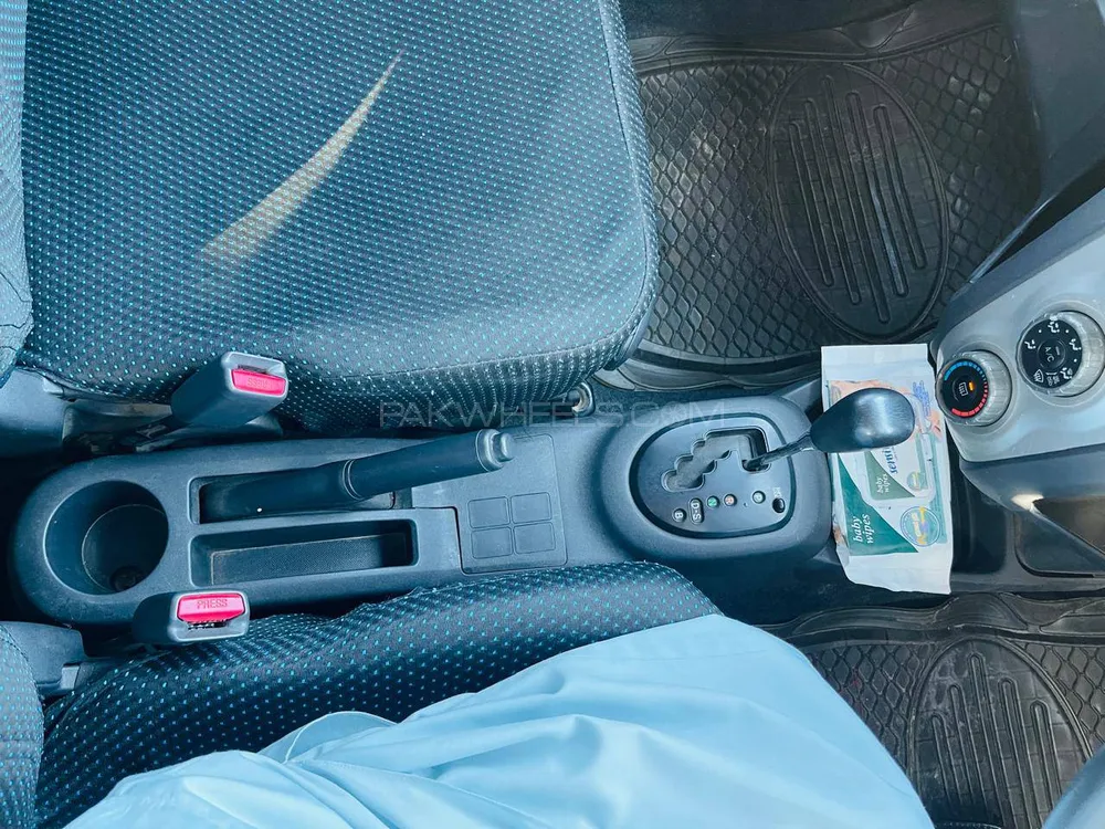 Toyota Vitz 2005 for Sale in Quetta Toyota Vitz 2005 for Sale in Quetta Image-16