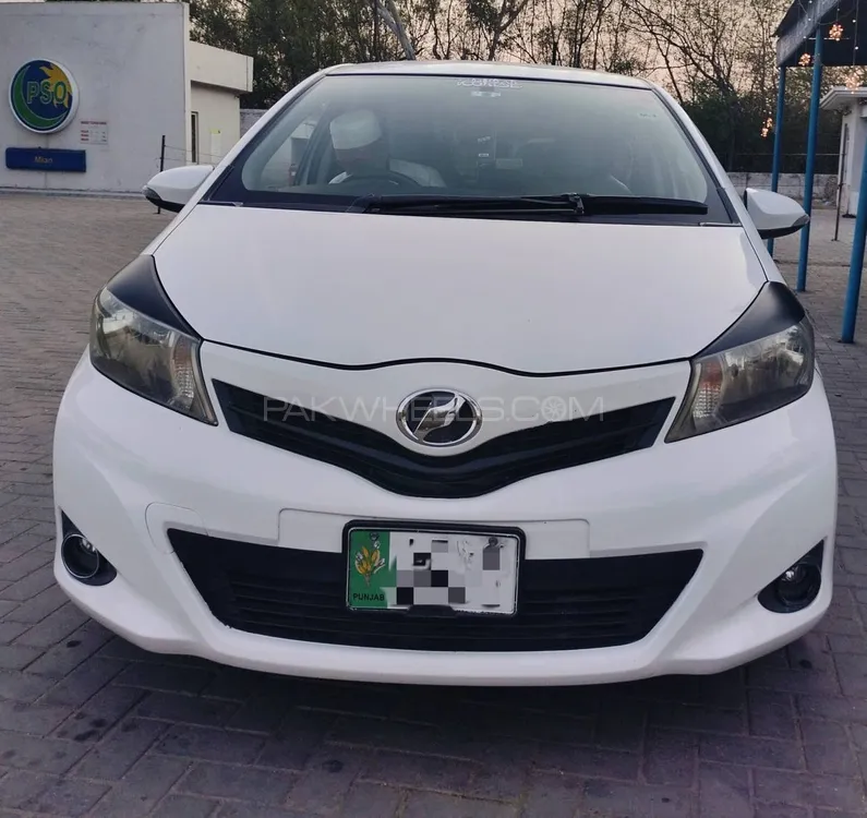 Toyota Vitz 2013 for sale in Sialkot