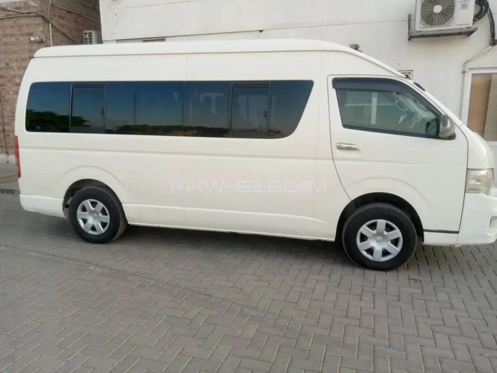 Toyota Hiace 2017 for sale in Lahore