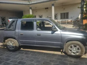 Toyota Hilux Double Cab 2000 for Sale