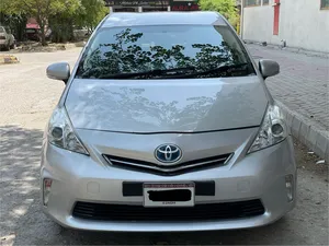 Toyota Prius Alpha G 2014 for Sale