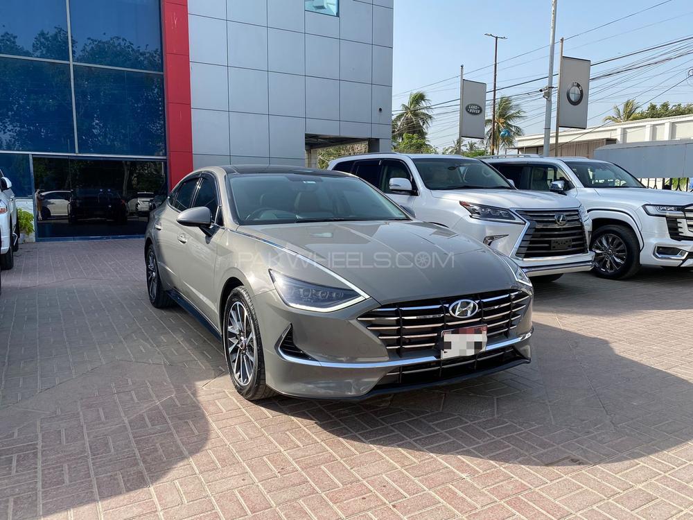 Hyundai Sonata 2.5
Model: 2022
Mileage: 28,000 km
Reg year: 2022
Reg City: Karachi

Calling and Visiting Hours

Monday to Saturday

11:00 AM to 7:00 PM