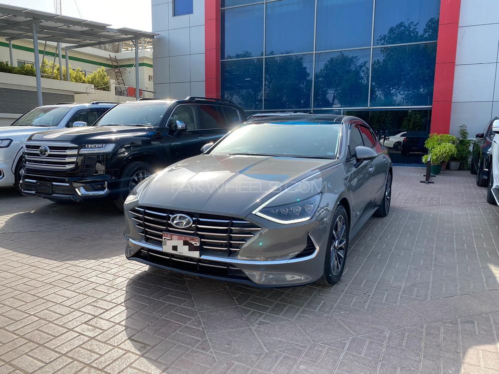 Hyundai Sonata 2.5
Model: 2022
Mileage: 28,000 km
Reg year: 2022
Reg City: Karachi

Calling and Visiting Hours

Monday to Saturday

11:00 AM to 7:00 PM