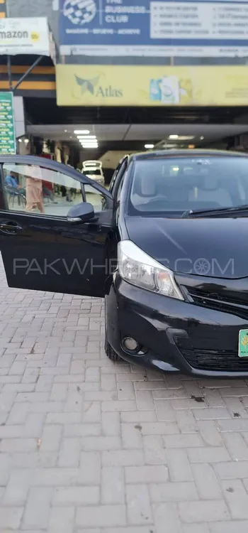 Toyota Vitz 2011 for sale in Sialkot
