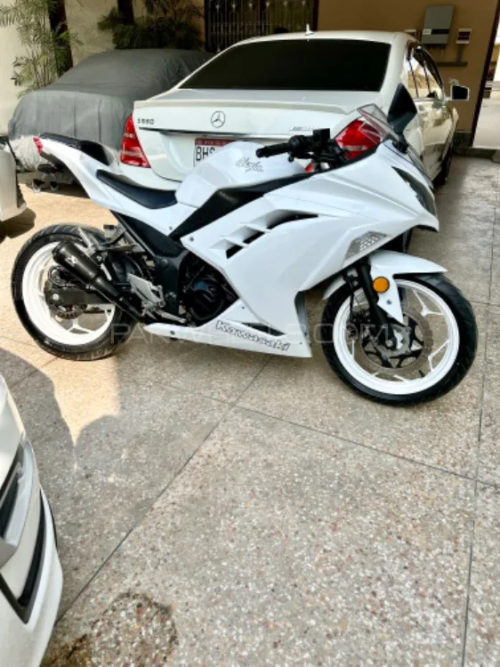 Used Kawasaki Ninja ZX300 2016 Bike for sale in Karachi - 566742 ...