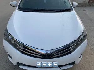 Toyota Corolla Altis CVT-i 1.8 2015 for Sale