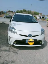 Toyota Prius S LED Edition 1.8 2014 for Sale