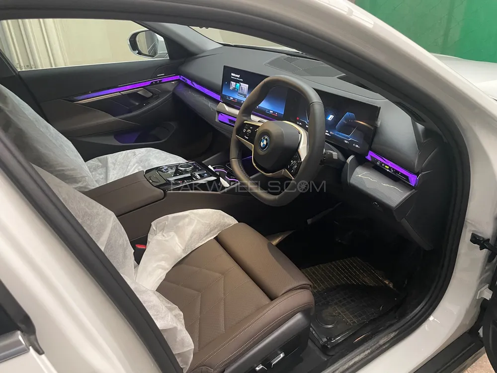 BMW i5 2024 for Sale in Islamabad BMW i5 2024 for Sale in Islamabad Image-8