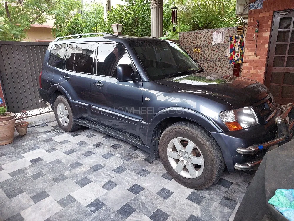 مٹسوبیشی پجیرو 2006 for Sale in لاہور مٹسوبیشی پجیرو 2006 for Sale in لاہور Image-2