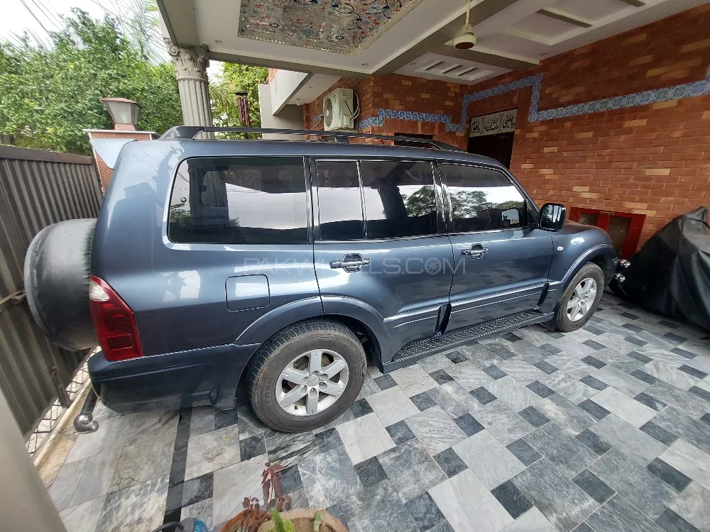 مٹسوبیشی پجیرو 2006 for Sale in لاہور مٹسوبیشی پجیرو 2006 for Sale in لاہور Image-3