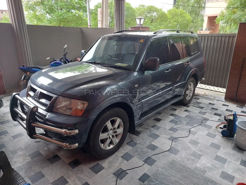 Mitsubishi Pajero 2006 for Sale in Lahore Image-1