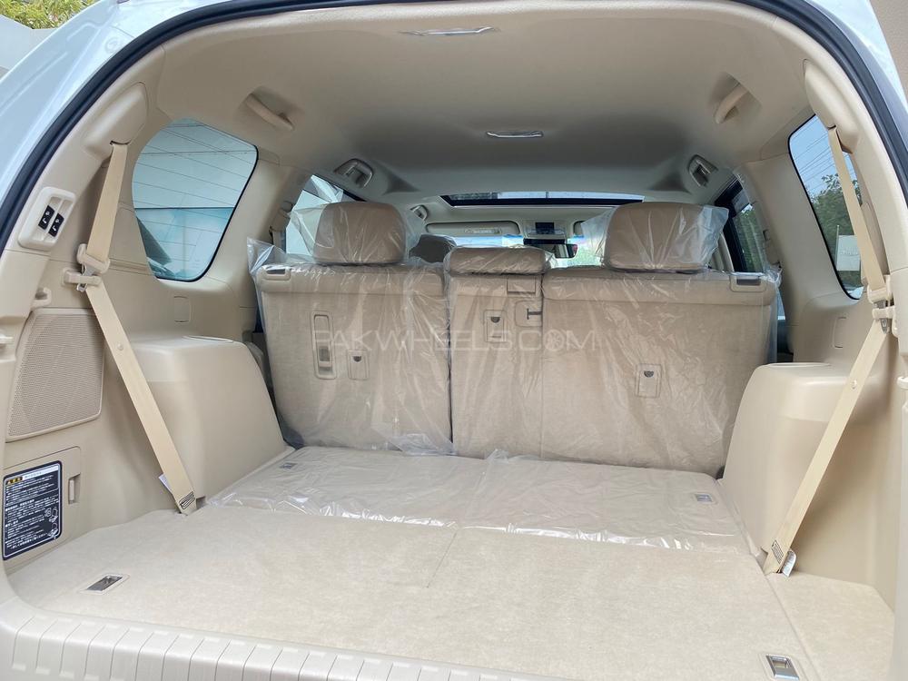 Toyota Prado Tx.L 
Model: 2020
Mileage: 11,000 Km
Unregistered
Fresh Import 

*Original Tv + 4 cameras
*Electric Powered Seats
*Heating/ Cooling Seats
*7 Seater
*Beige Room
*Sunroof

Calling and Visiting Hours

Monday to Saturday 

11:00 AM to 7:00 PM