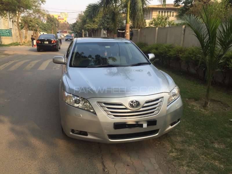 Toyota Camry 2007 for Sale in Lahore Image-1