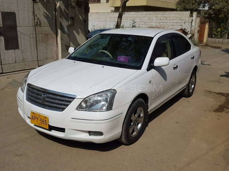 Toyota premio 2005